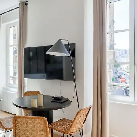Stunning 1br Flat Near Bon Marche Rive Gauche パリ